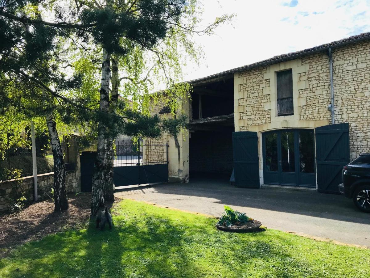 Gite Au Boom Coeur En Options Spa Et Repas Tourtenay Exterior photo